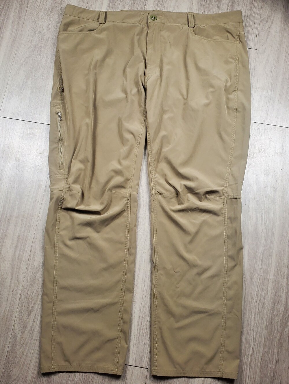 Lot of 2 Under Armour Golf Pants Men 42x32 Beige Stretch Performance - Picture 11 of 13